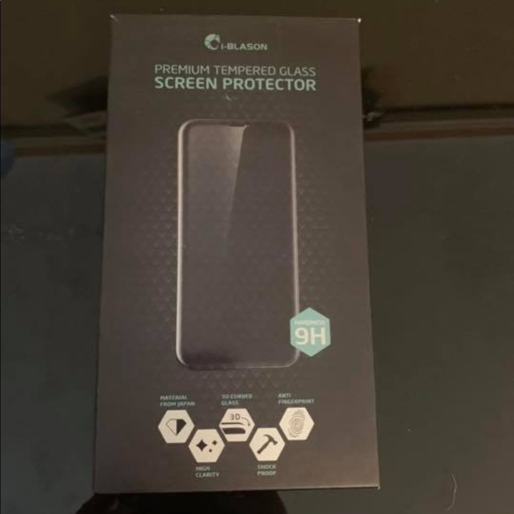 iPhone screen protector